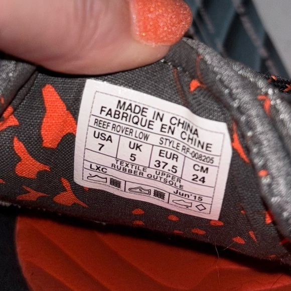 Reef Women’s Gray Sneakers with Vibrant Orange Accents - Picture 7 of 7